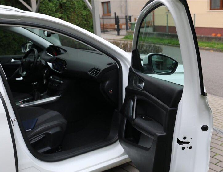 Peugeot 308 Kombi 1,5 l 96 kw