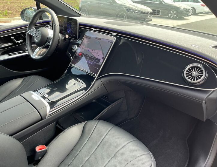 Mercedes-Benz EQE 18