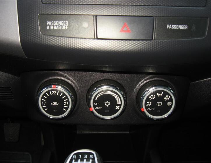 Mitsubishi Outlander 26