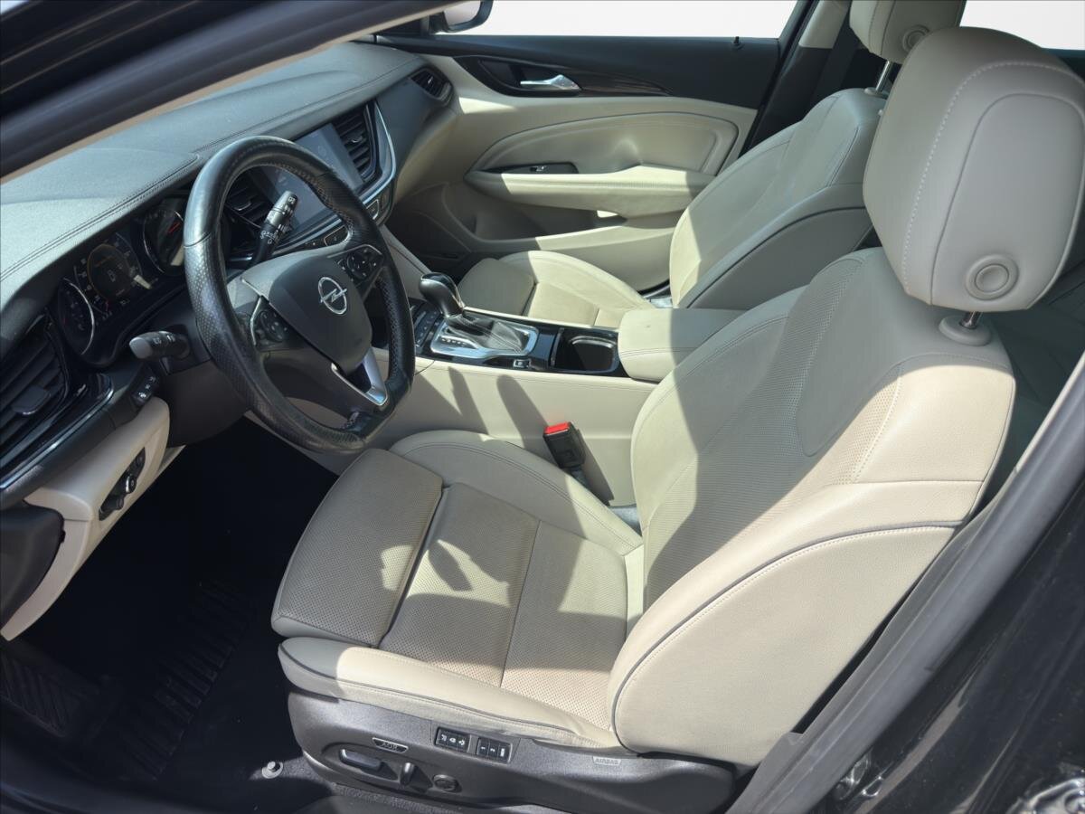 Opel Insignia Kombi 2,0 l 154 kw