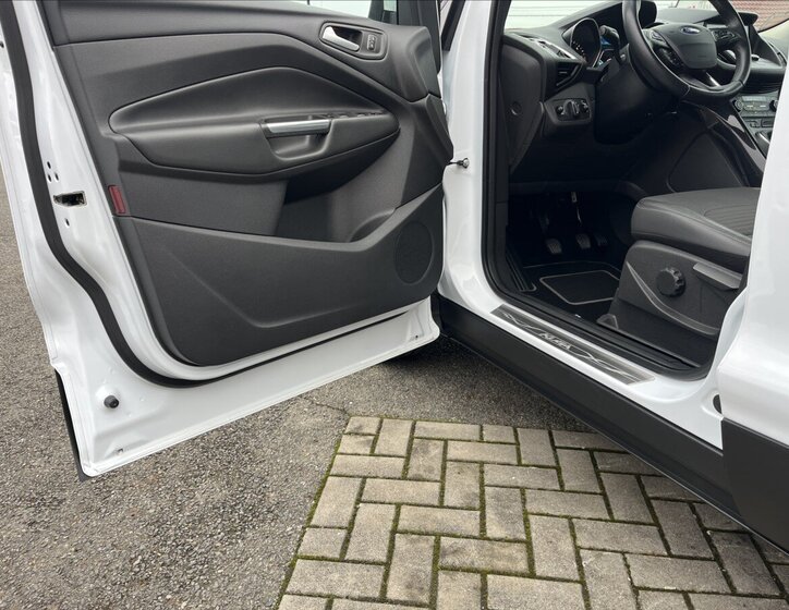 Ford Kuga Kombi 2,0 l 132 kw