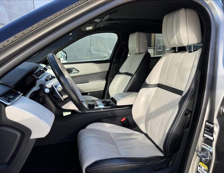 Land Rover Range Rover Velar 11