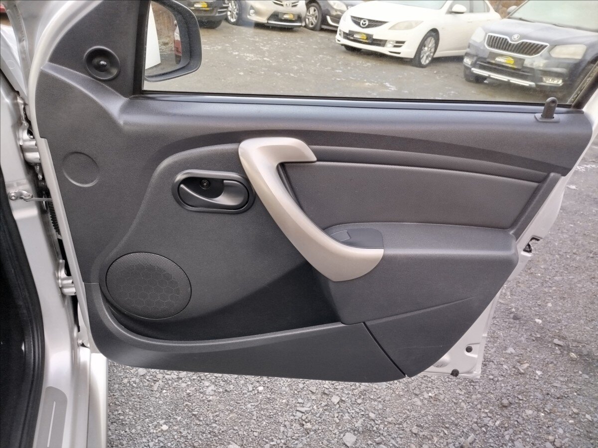 Dacia Sandero Hatchback 1,6 l 64 kw