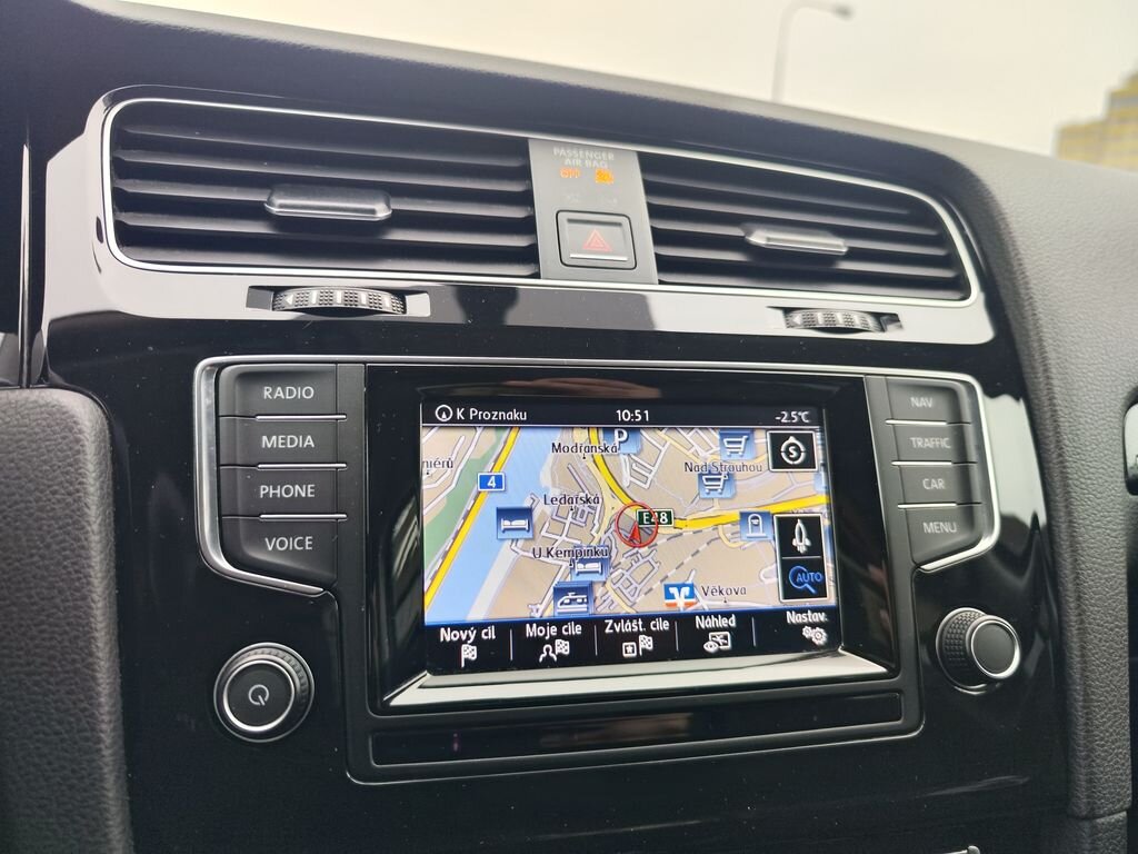 Volkswagen Golf Kombi 1,6 l 77 kw