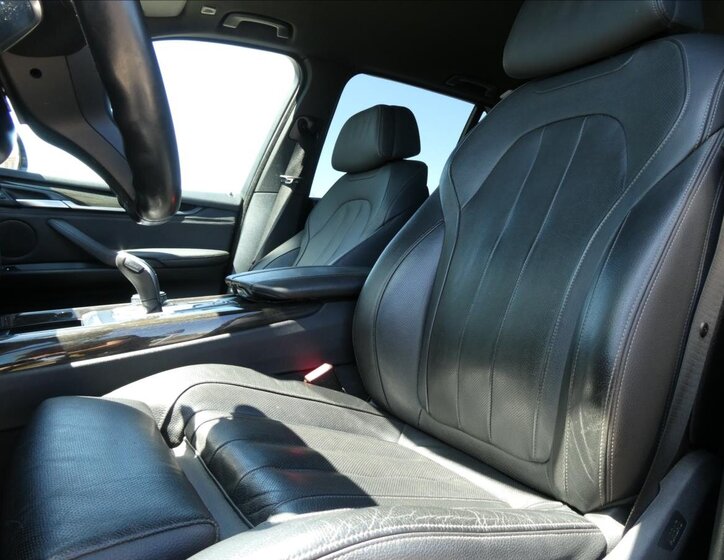 BMW X5 SUV / Terénní 3,0 l 280 kw