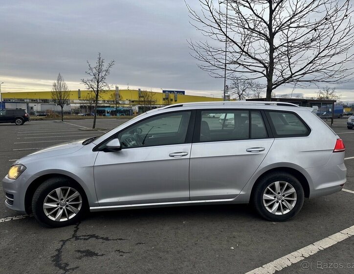 Volkswagen Golf Kombi 1,6 l 77 kw