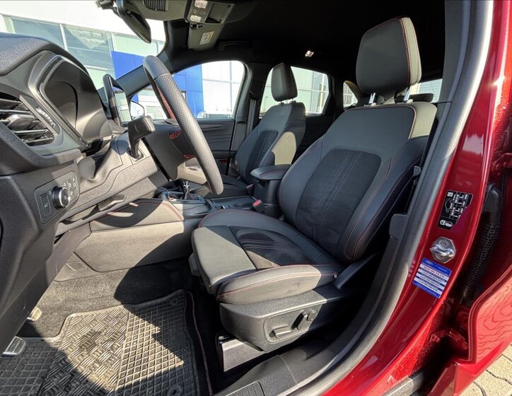 Ford Kuga SUV / Terénní 1,5 l 110 kw