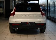 Volvo XC40 SUV / Terénní 2,0 l 140 kw