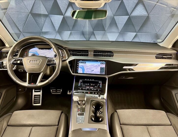 Audi S6 Sedan / Limuzína 3,0 l 253 kw