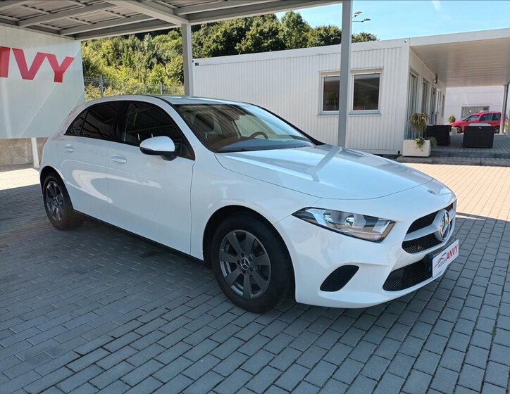 Mercedes-Benz Třídy A Hatchback 1,3 l 80 kw