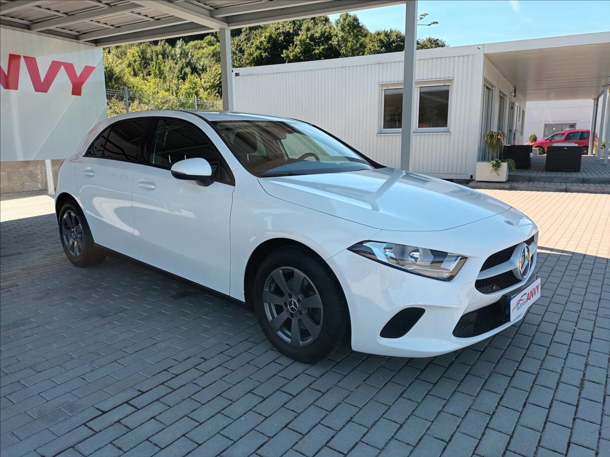 Mercedes-Benz Třídy A Hatchback 1,3 l 80 kw