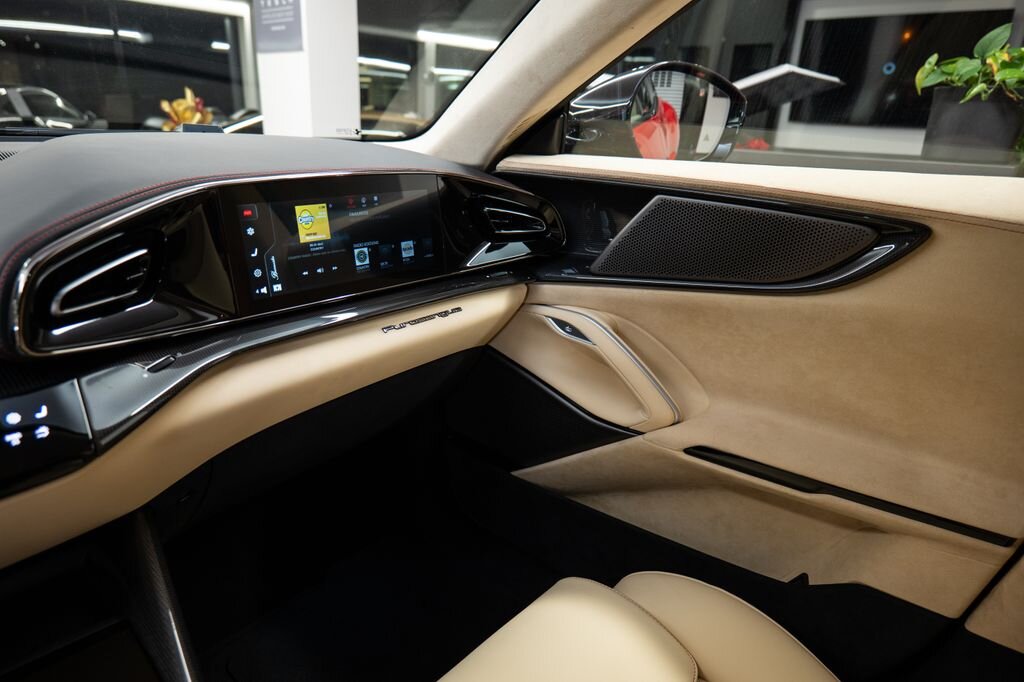 Ferrari Ostatní Hatchback 6,5 l 529 kw