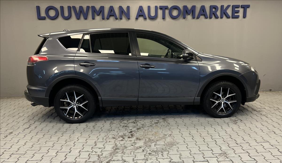 Toyota RAV4 SUV / Terénní 2,0 l 112 kw