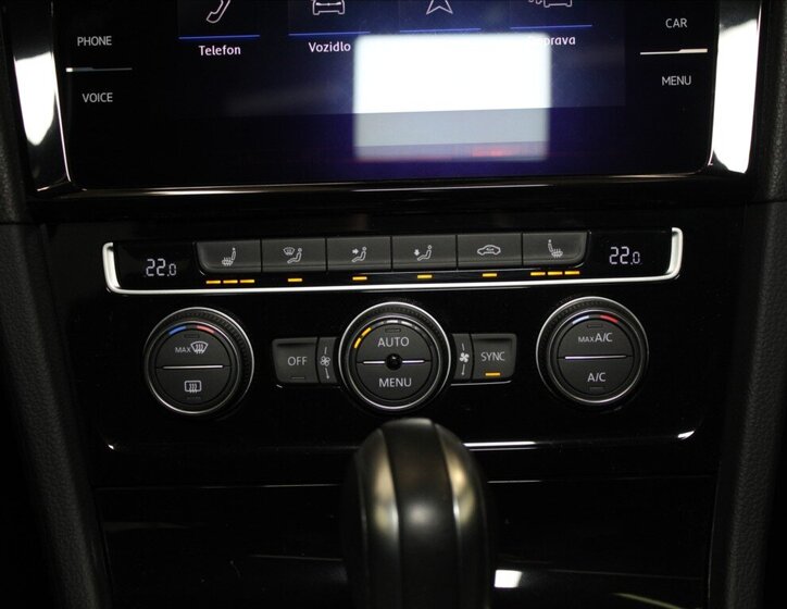 Volkswagen Golf Kombi 2,0 l 221 kw