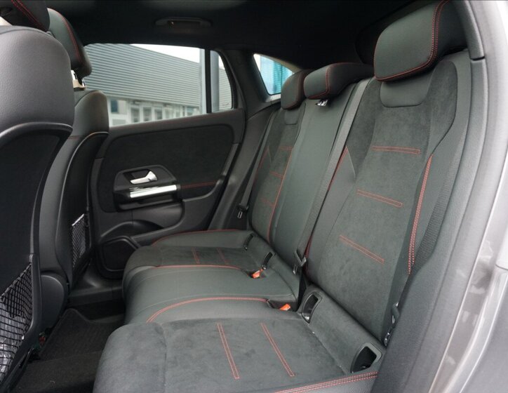 Mercedes-Benz GLA SUV 2,0 l 165 kw