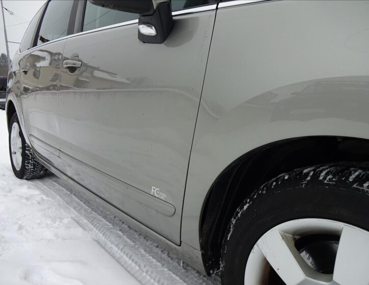 Peugeot 5008 MPV 1,6 l 115 kw