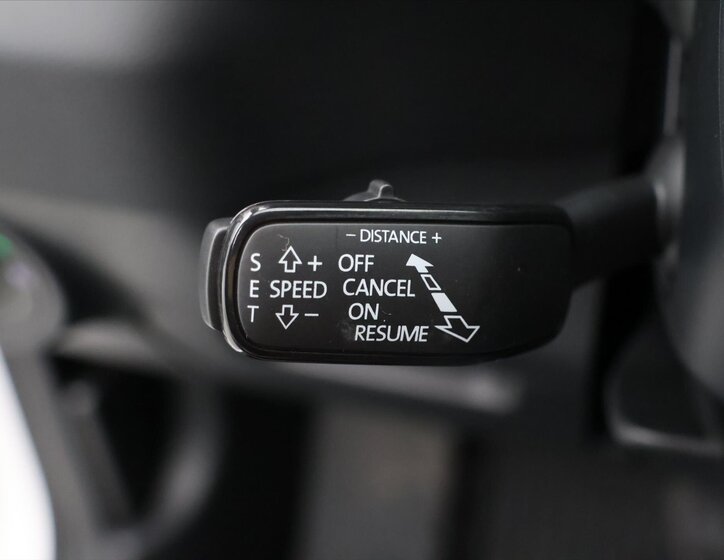 Škoda Karoq SUV / Terénní 1,6 l 85 kw