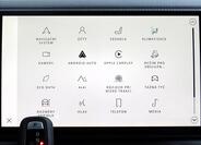 Land Rover Defender 19