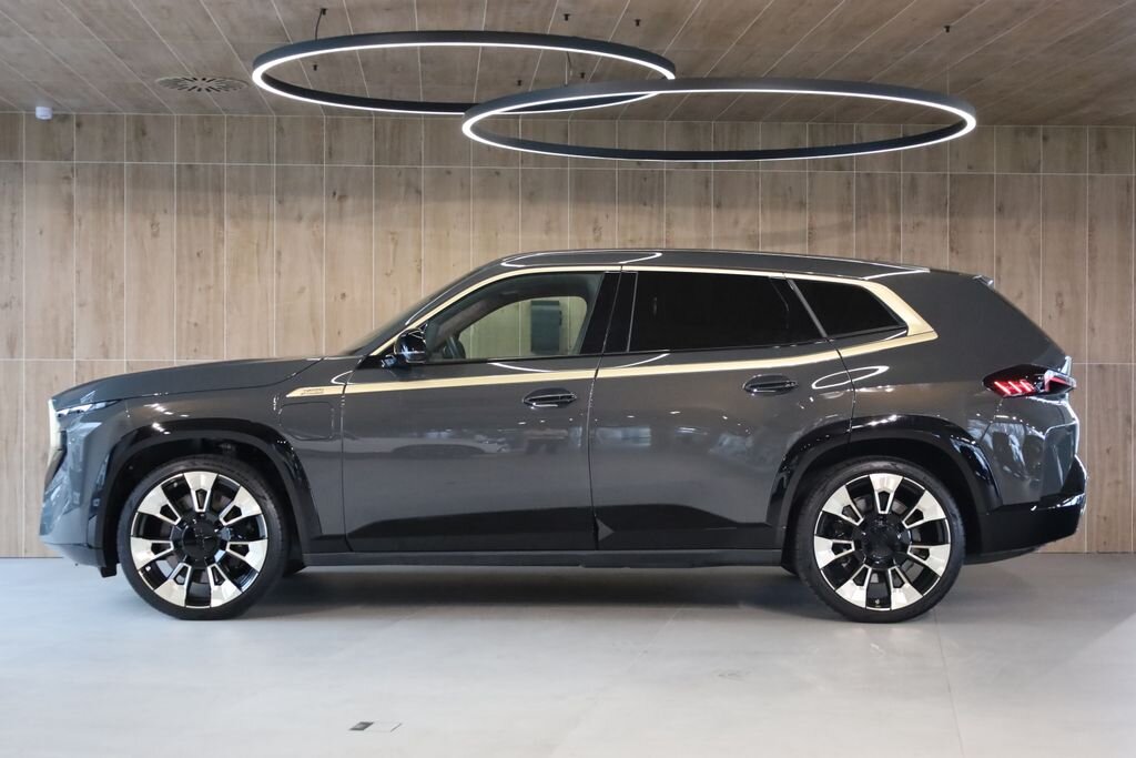BMW XM SUV / Terénní 4,4 l 480 kw