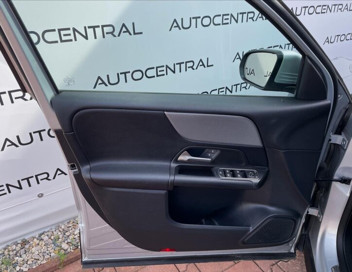 Mercedes-Benz GLB Kombi 2,0 l 85 kw