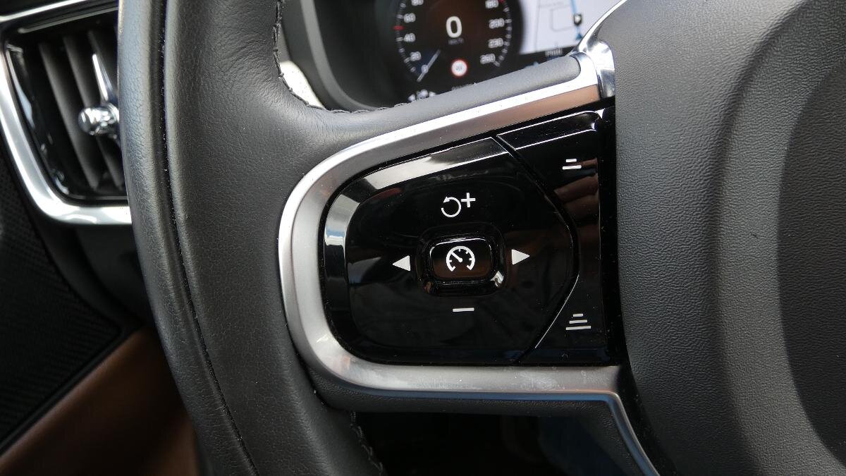 Volvo S90 Sedan / Limuzína 2,0 l 173 kw