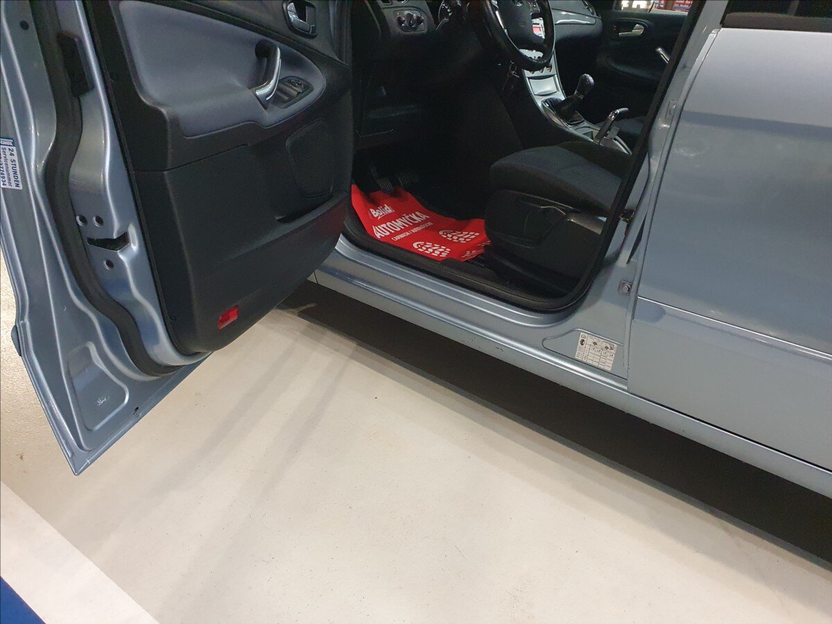 Ford Galaxy MPV 2,0 l 107 kw