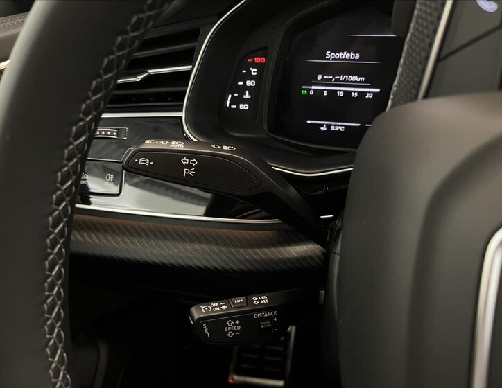 Audi SQ8 38