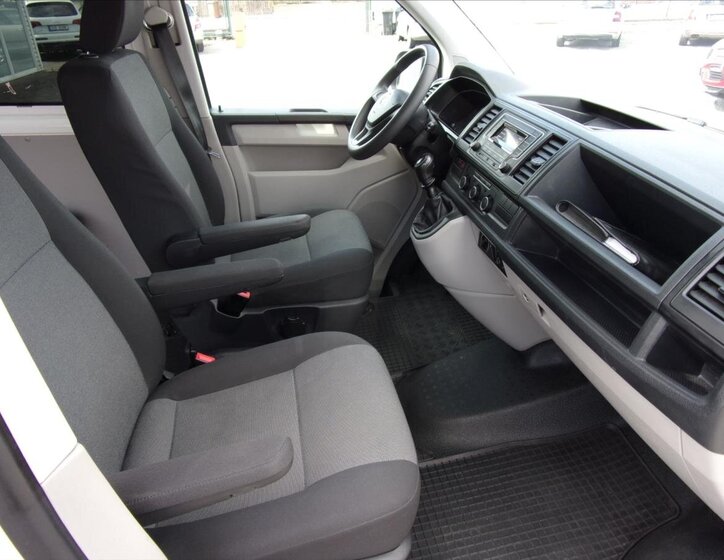 Volkswagen Transporter Kombi 2,0 l 75 kw