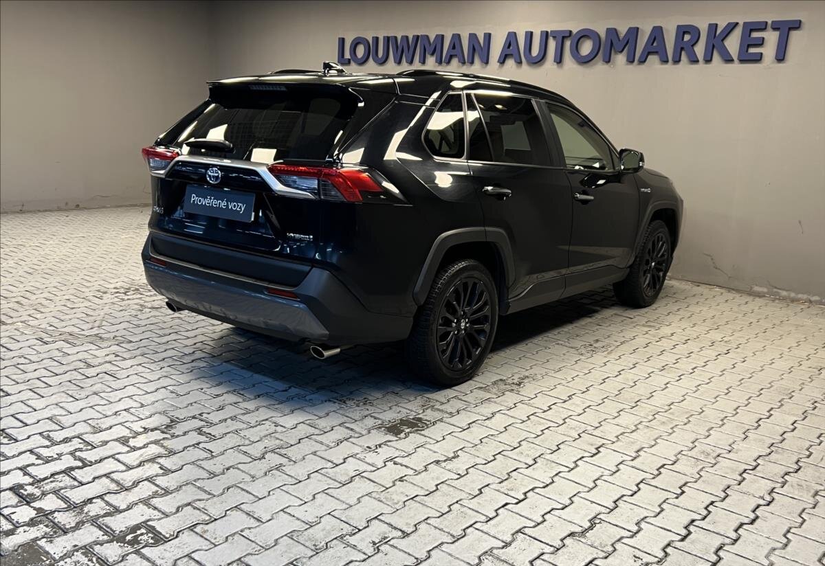 Toyota RAV4 SUV / Terénní 2,5 l 131 kw