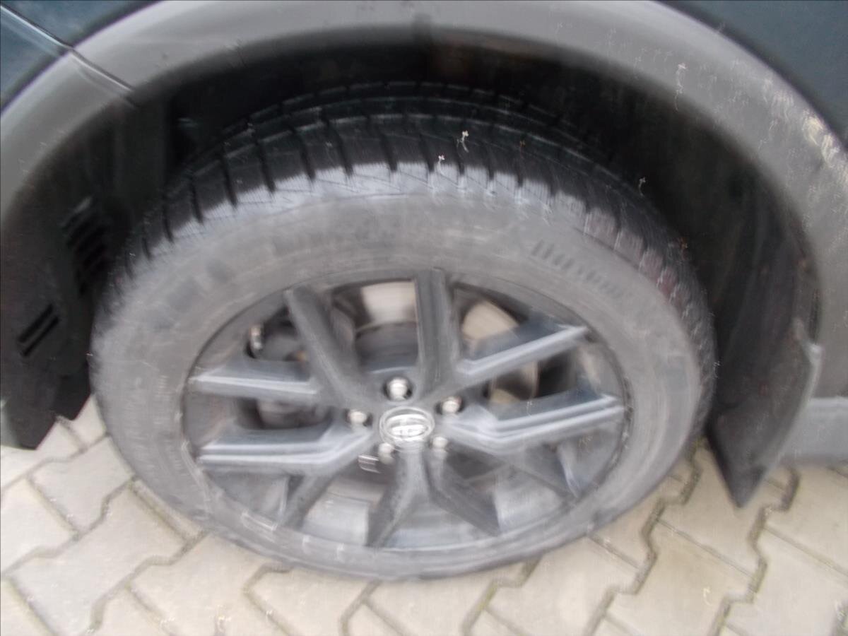 Toyota RAV4 SUV / Terénní 2,5 l 114 kw