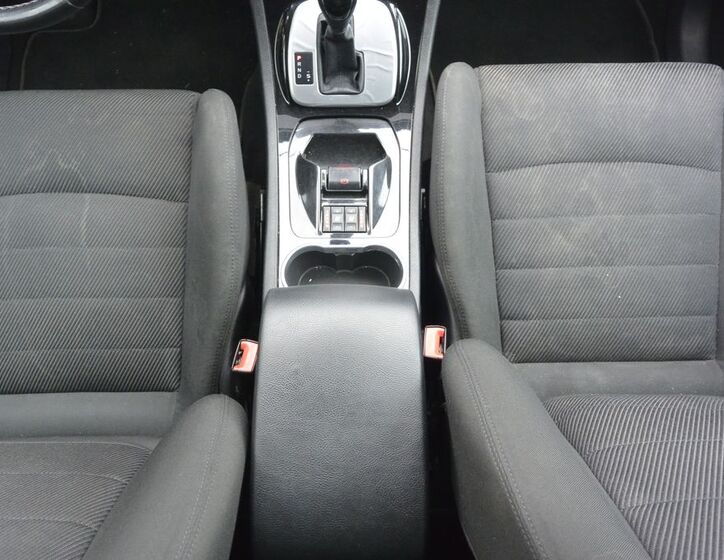 Ford S-MAX MPV 2,2 l 147 kw