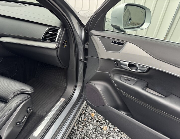 Volvo XC90 25