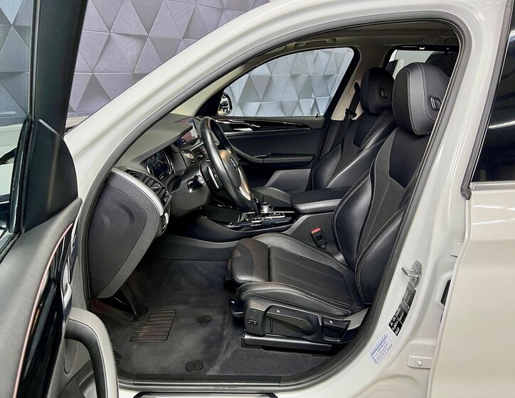 BMW X3 SUV / Terénní 3,0 l 195 kw