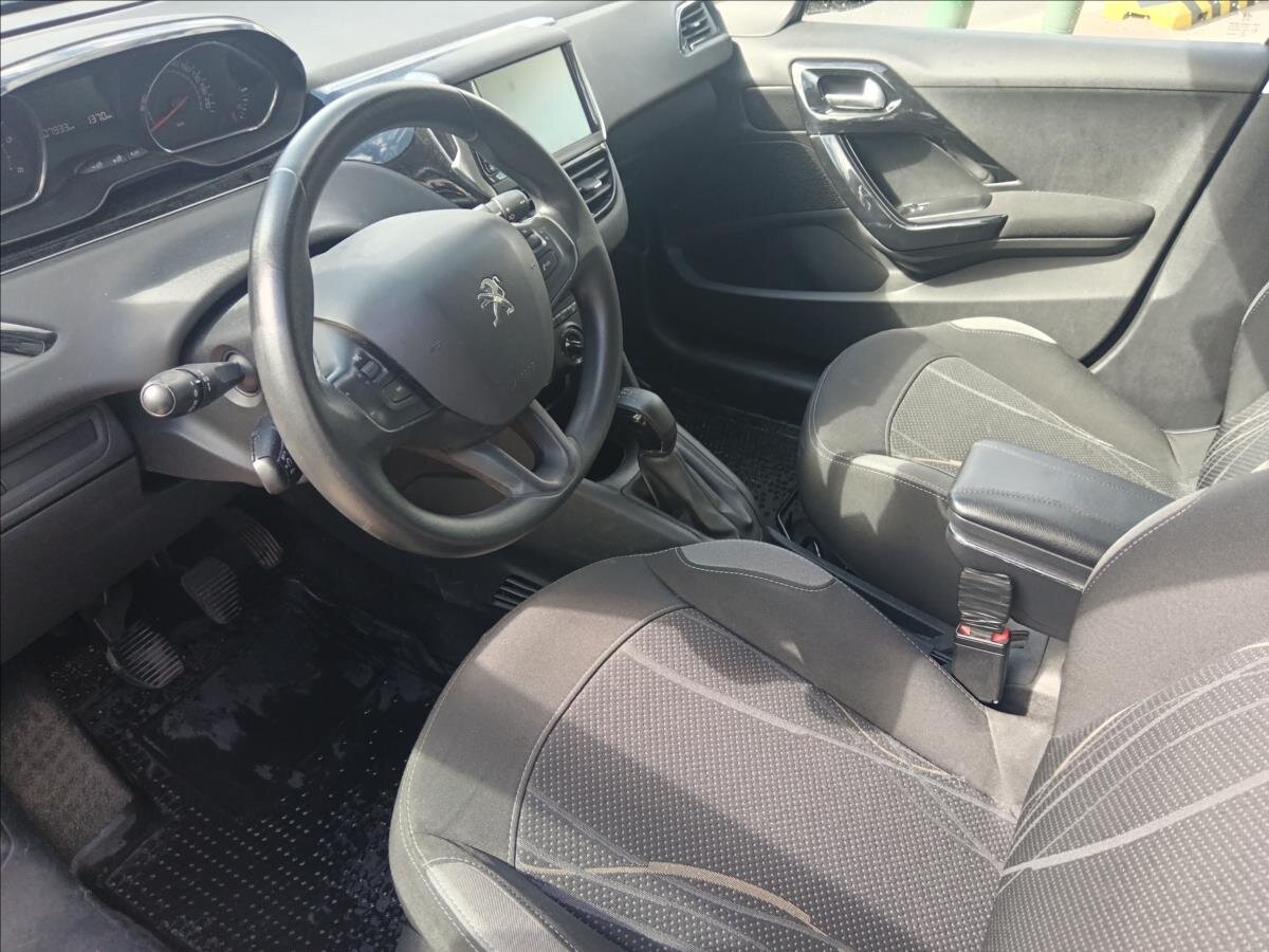 Peugeot 208 Hatchback 1,6 l 68 kw