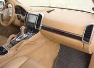 Porsche Cayenne SUV 3,0 l 176 kw