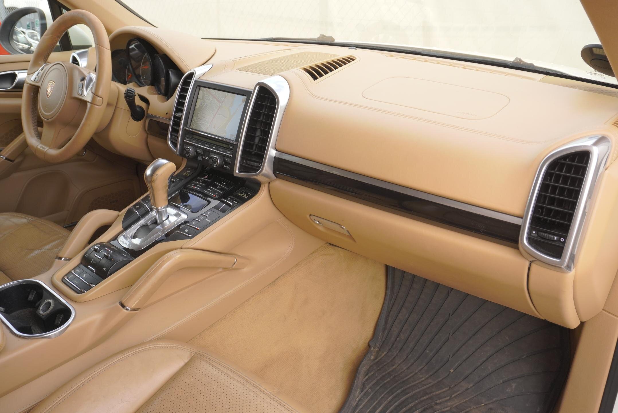 Porsche Cayenne SUV 3,0 l 176 kw