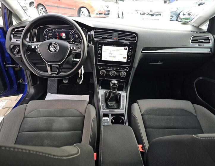 Volkswagen Golf 25