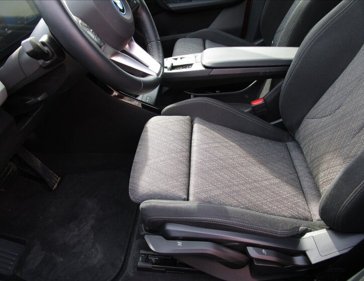 BMW X1 Kombi 1,5 l 110 kw