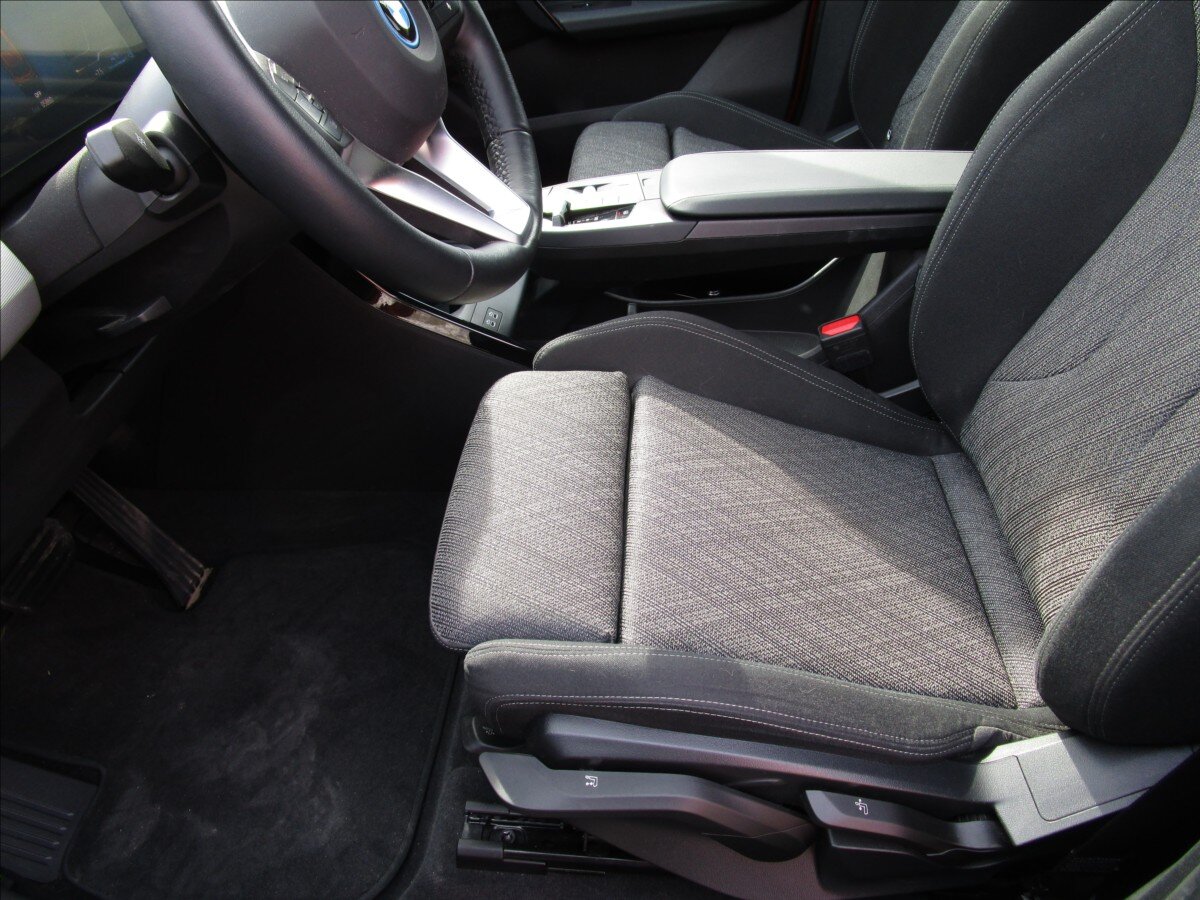 BMW X1 Kombi 1,5 l 110 kw