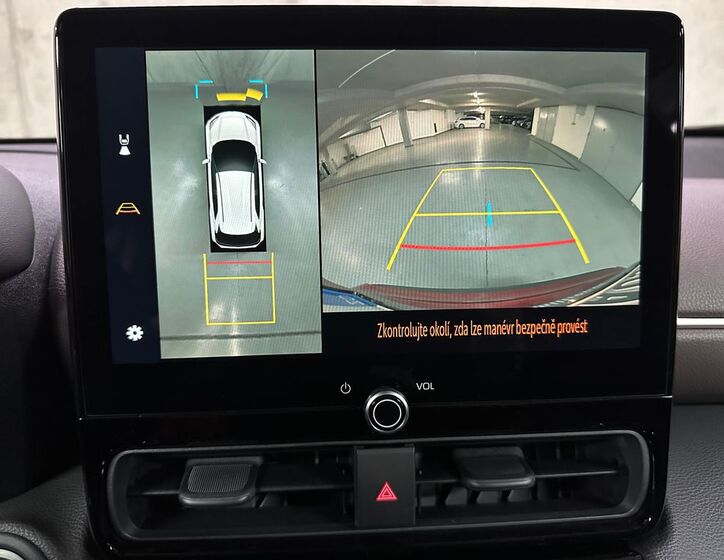 Toyota Yaris Cross 16