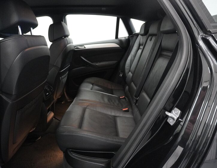 BMW X6 SUV 3,0 l 180 kw