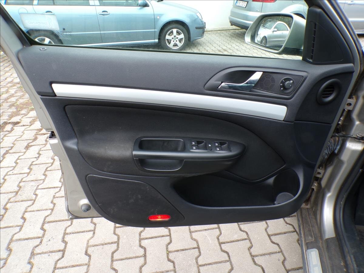 Škoda Octavia Kombi 2,0 l 103 kw