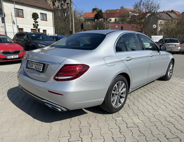 Mercedes-Benz Třídy E Sedan / Limuzína 3,0 l 190 kw