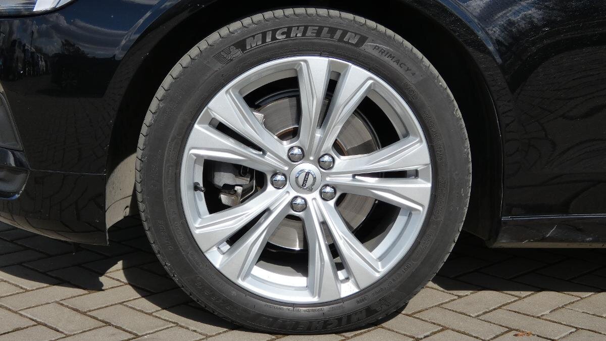 Volvo S90 Sedan / Limuzína 2,0 l 173 kw