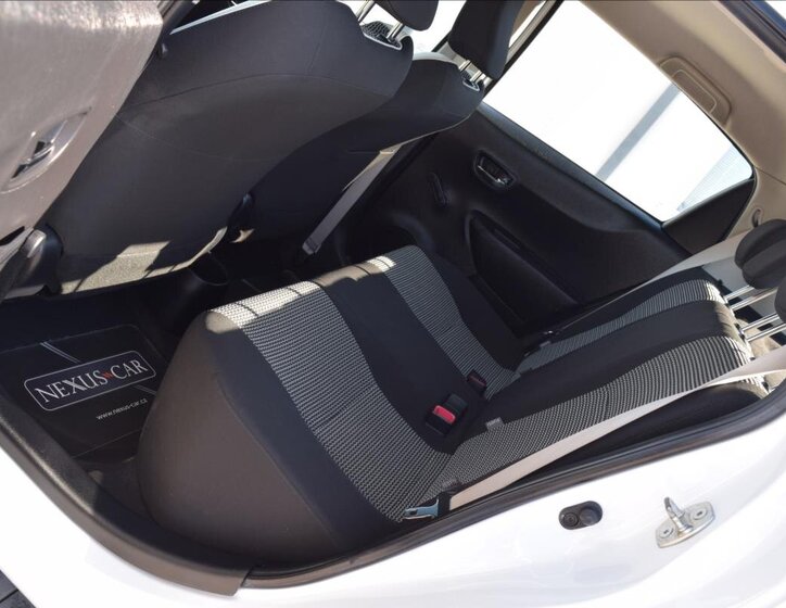 Toyota Yaris Hatchback 998,0 51 kw