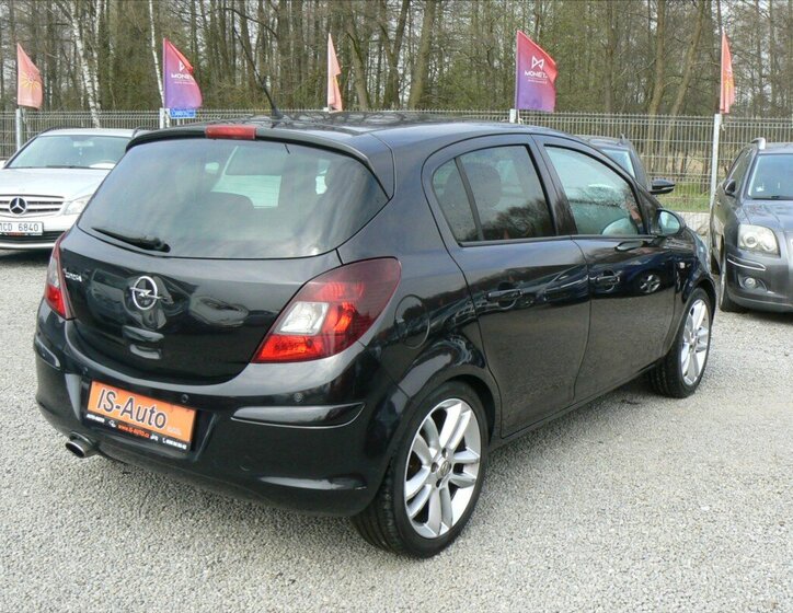 Opel Corsa Hatchback 1,4 l 66 kw