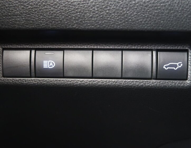 Toyota RAV4 SUV 2,0 l 129 kw