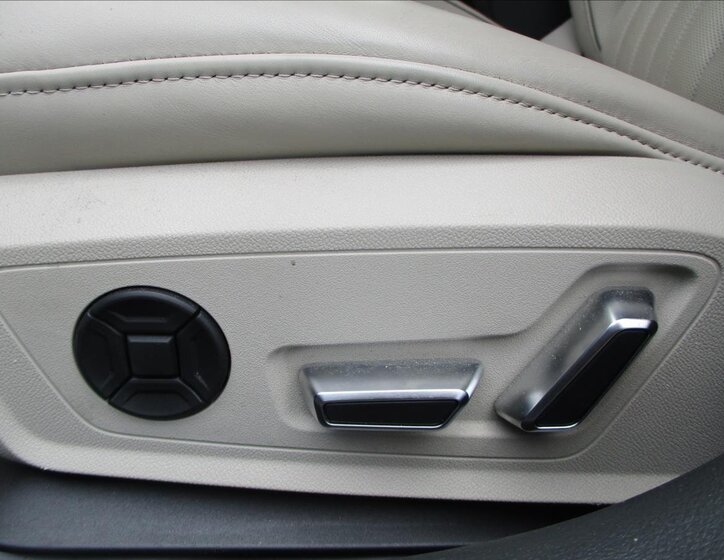 Audi A6 Allroad Kombi 3,0 l 210 kw