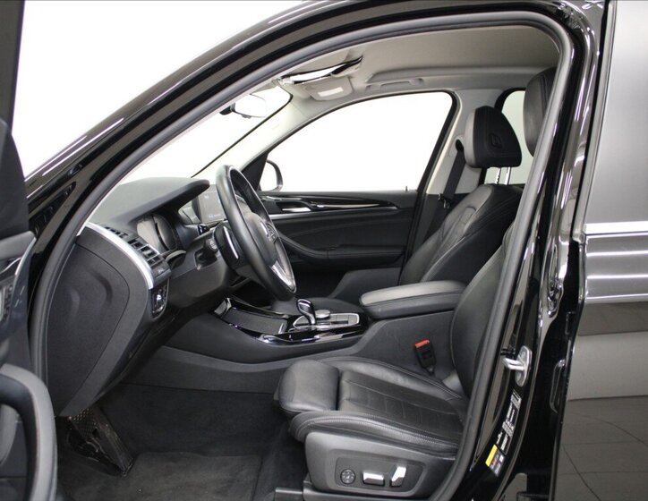 BMW X3 SUV 2,0 l 215 kw