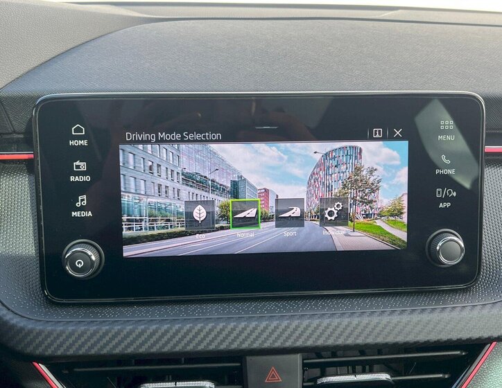 Škoda Scala Hatchback 1,0 l 85 kw